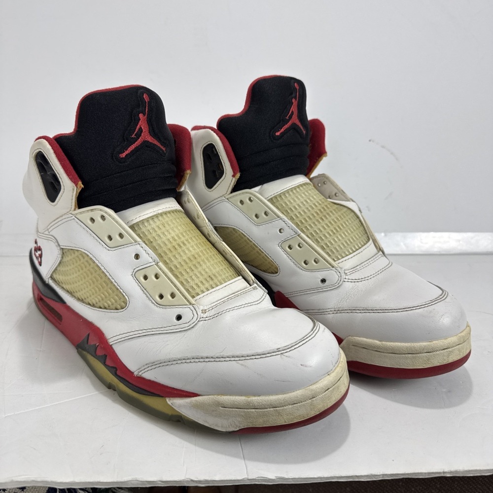 Jordan 5 Retro Fire Red Black Tongue Size 10 2013- No Shoelaces‎